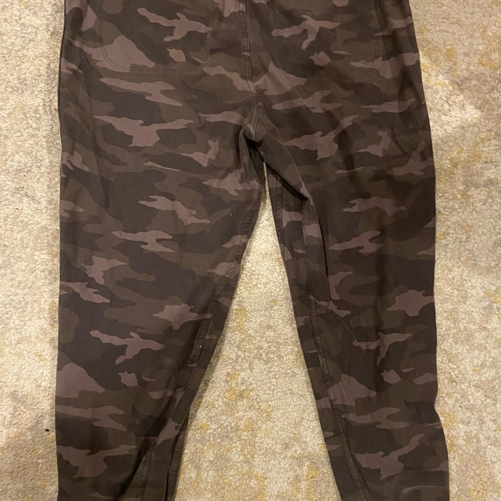 Athleta Camo Joggers - Picture 4 of 4